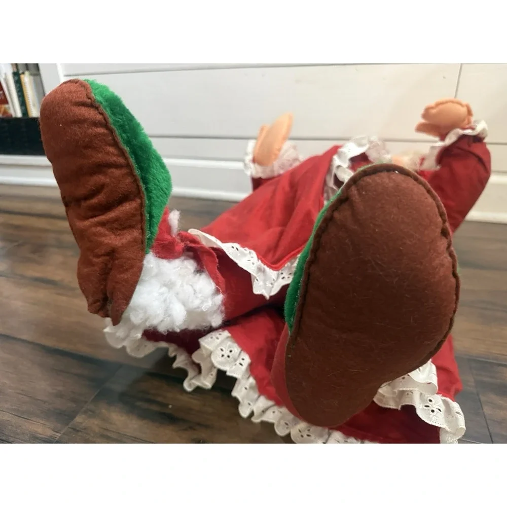 Vintage 1990s Annalee Dolls Tuckered‎ Santa Mrs. Claus Christmas 30